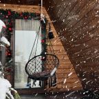 Шале (Большой дом), Гостевой дом Рай в шалаше в Коробицыно