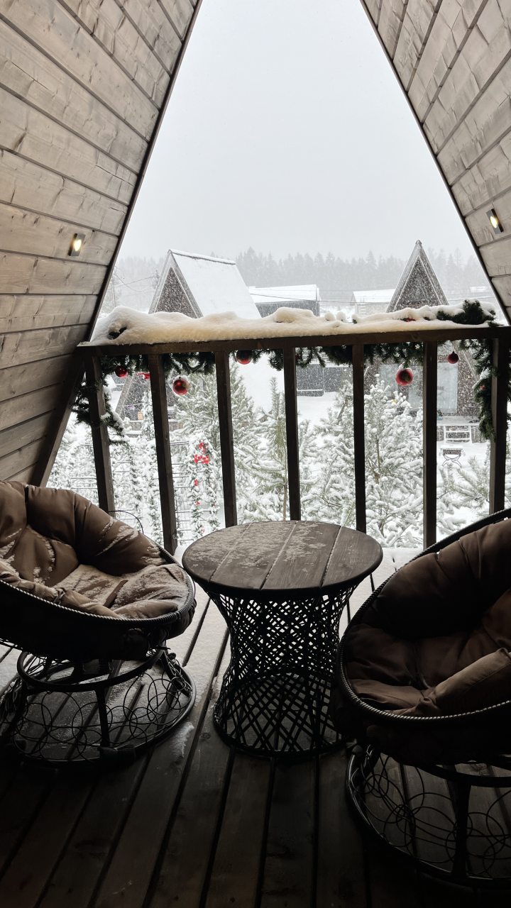 Шале (Большой дом), Гостевой дом Рай в шалаше в Коробицыно