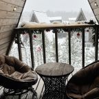 Шале (Большой дом), Гостевой дом Рай в шалаше в Коробицыно