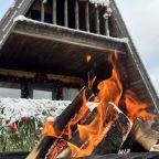 Шале (Большой дом), Гостевой дом Рай в шалаше в Коробицыно