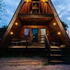 Шале (Большой дом), Гостевой дом Рай в шалаше в Коробицыно