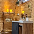 Шале (Большой дом), Гостевой дом Рай в шалаше в Коробицыно