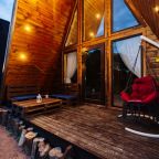 Шале (Шале 1), Гостевой дом Рай в шалаше в Коробицыно