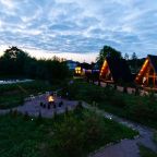 Шале (Шале 1), Гостевой дом Рай в шалаше в Коробицыно