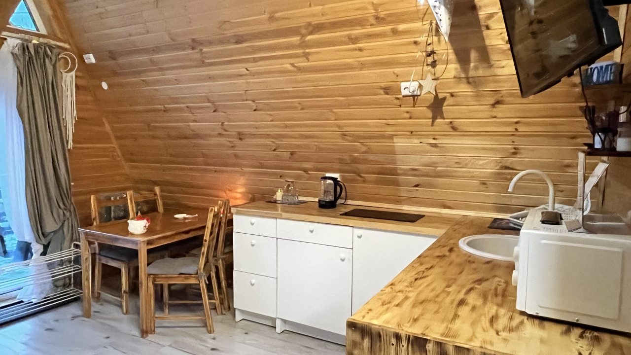 Шале (Шале 4), Гостевой дом Рай в шалаше в Светлом