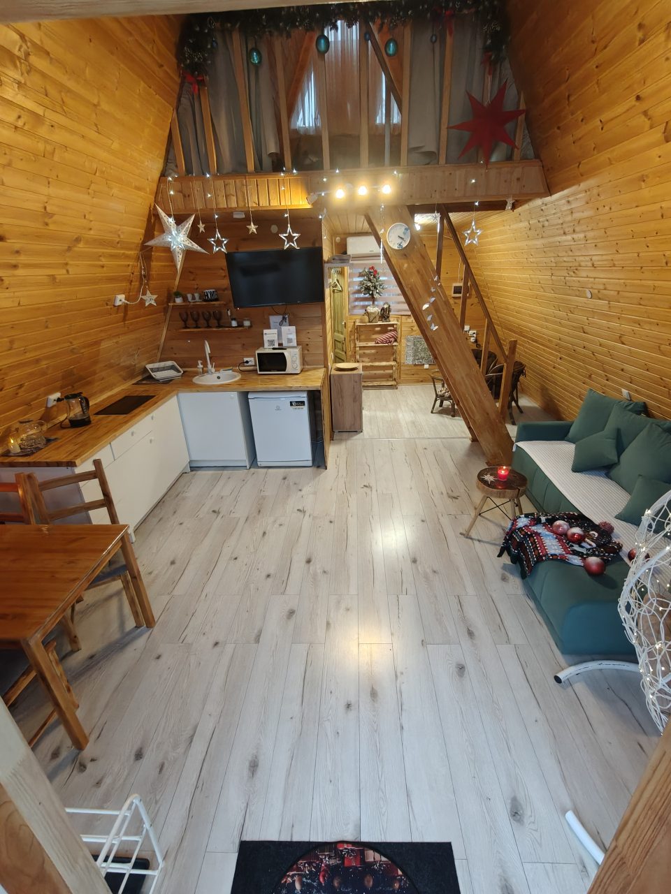 Шале (Шале 4), Гостевой дом Рай в шалаше в Светлом