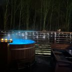 Шале (Шале 4), Гостевой дом Рай в шалаше в Светлом