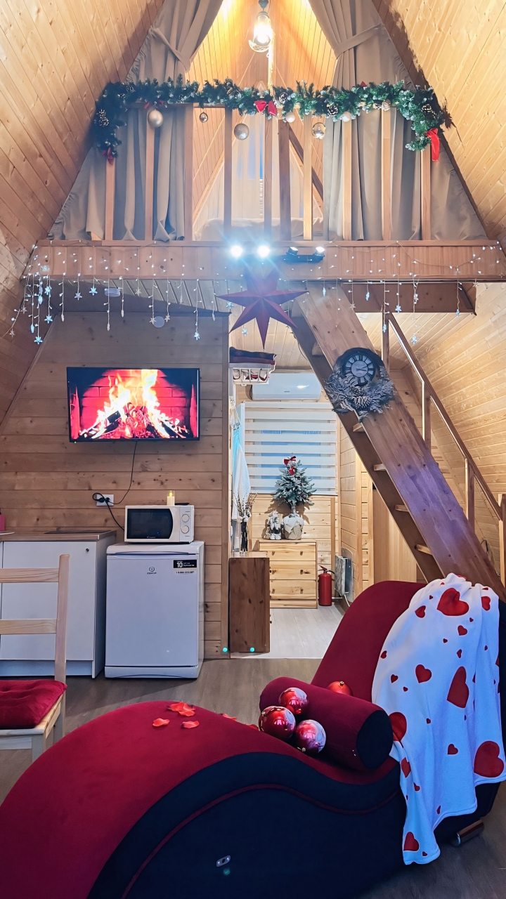 Шале (Шале 2 все оттенки красного), Гостевой дом Рай в шалаше в Светлом