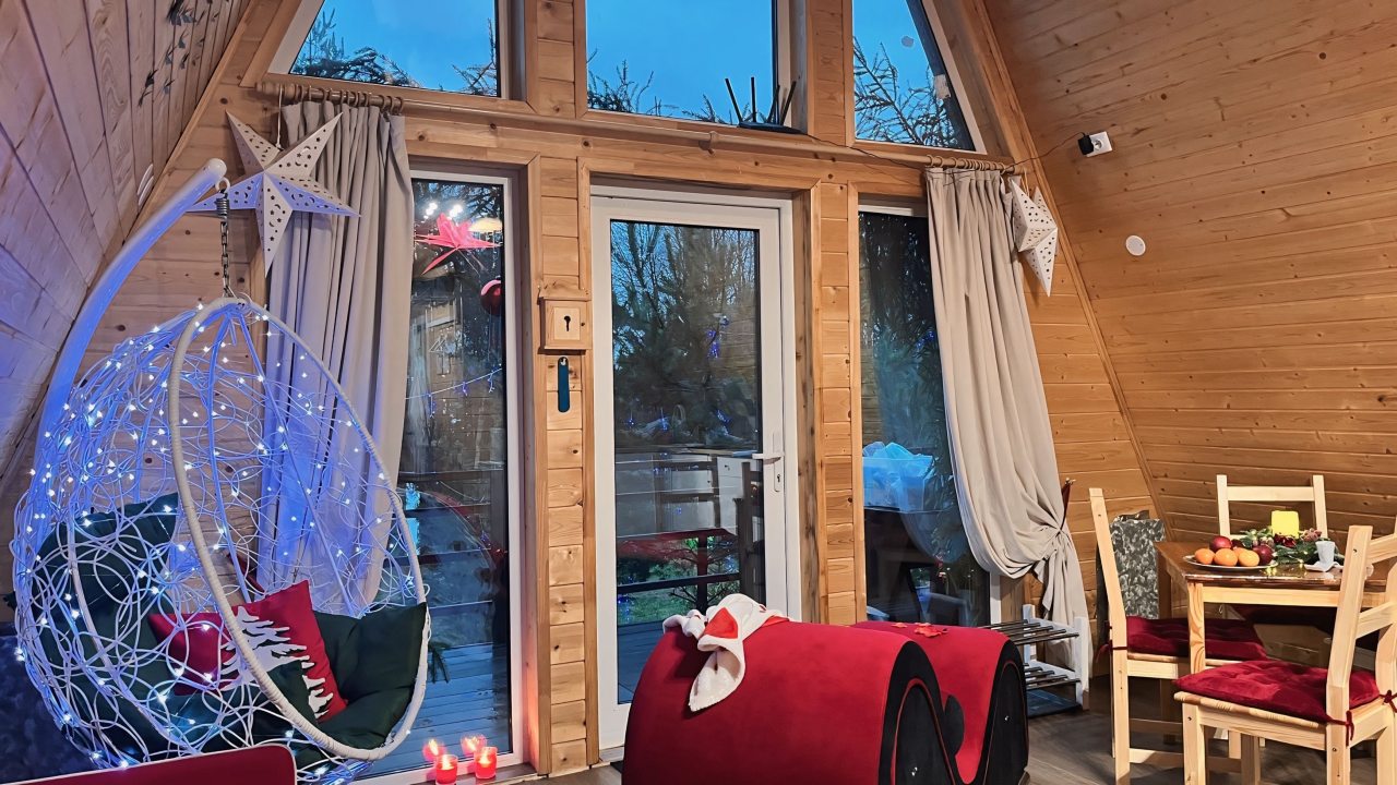 Шале (Шале 2 все оттенки красного), Гостевой дом Рай в шалаше в Светлом