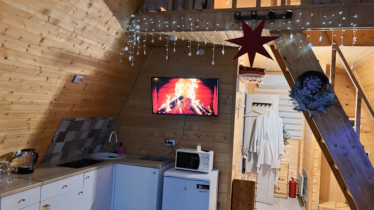 Шале (Шале 2 все оттенки красного), Гостевой дом Рай в шалаше в Светлом