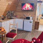 Шале (Шале 2 все оттенки красного), Гостевой дом Рай в шалаше в Светлом