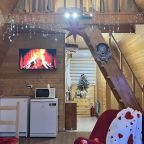 Шале (Шале 2 все оттенки красного), Гостевой дом Рай в шалаше в Светлом