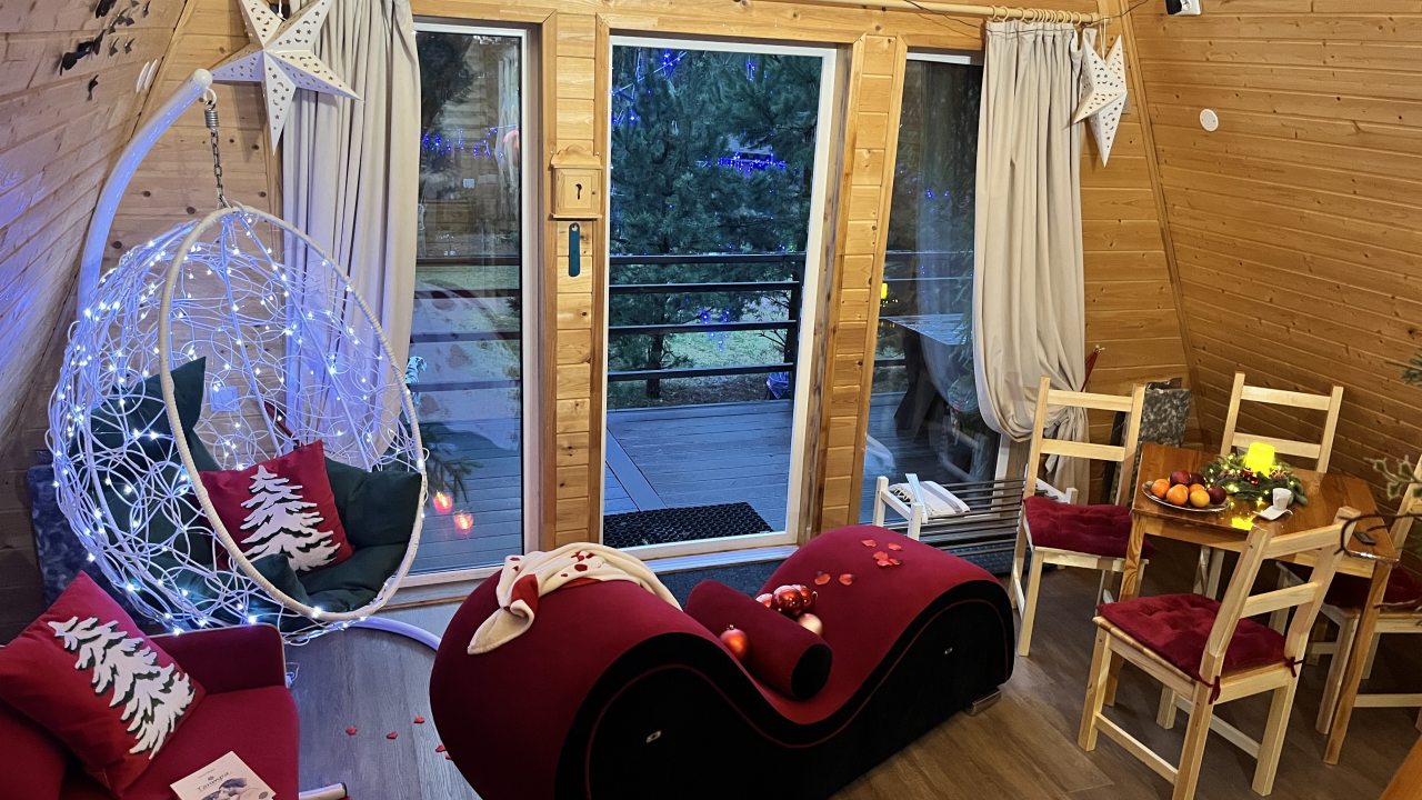 Шале (Шале 2 все оттенки красного), Гостевой дом Рай в шалаше в Светлом