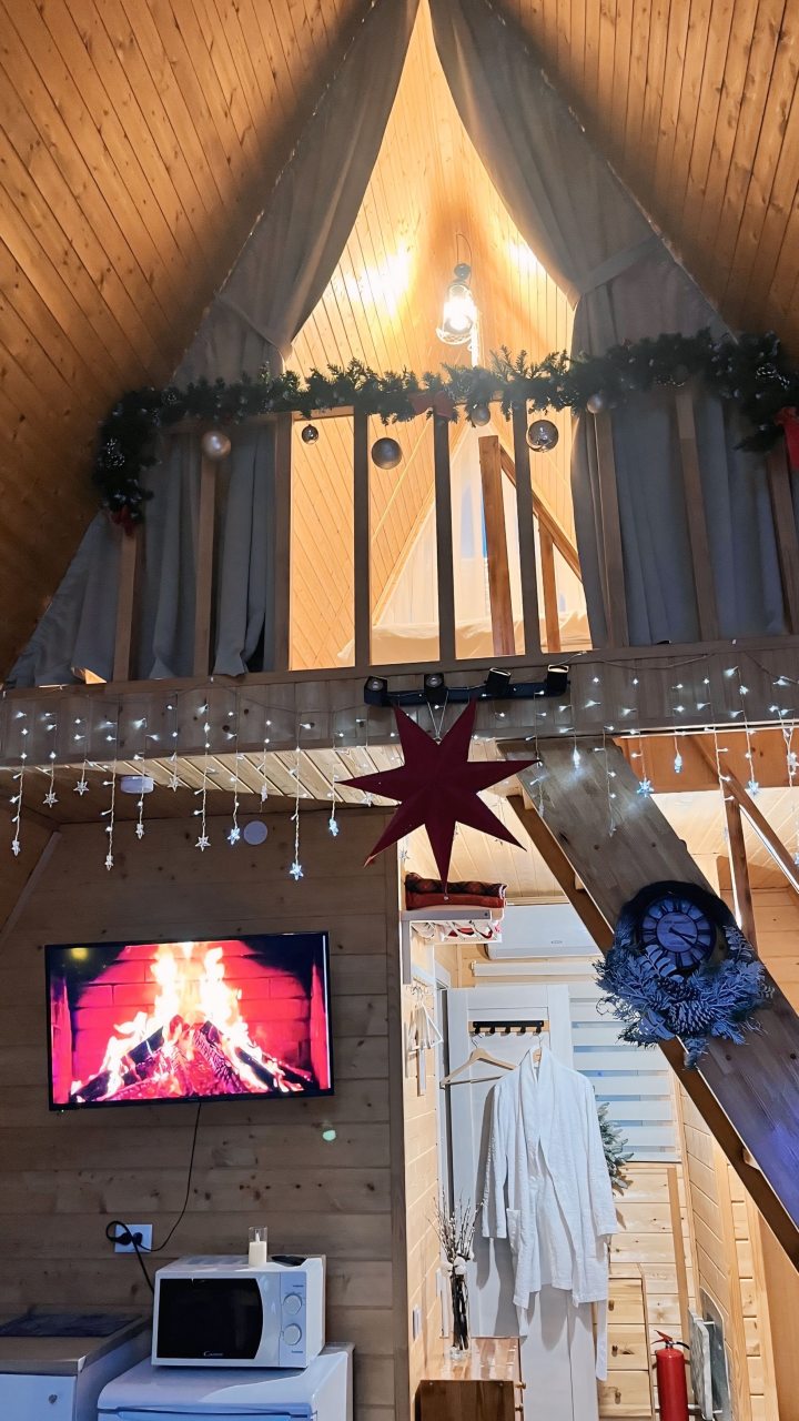 Шале (Шале 2 все оттенки красного), Гостевой дом Рай в шалаше в Светлом