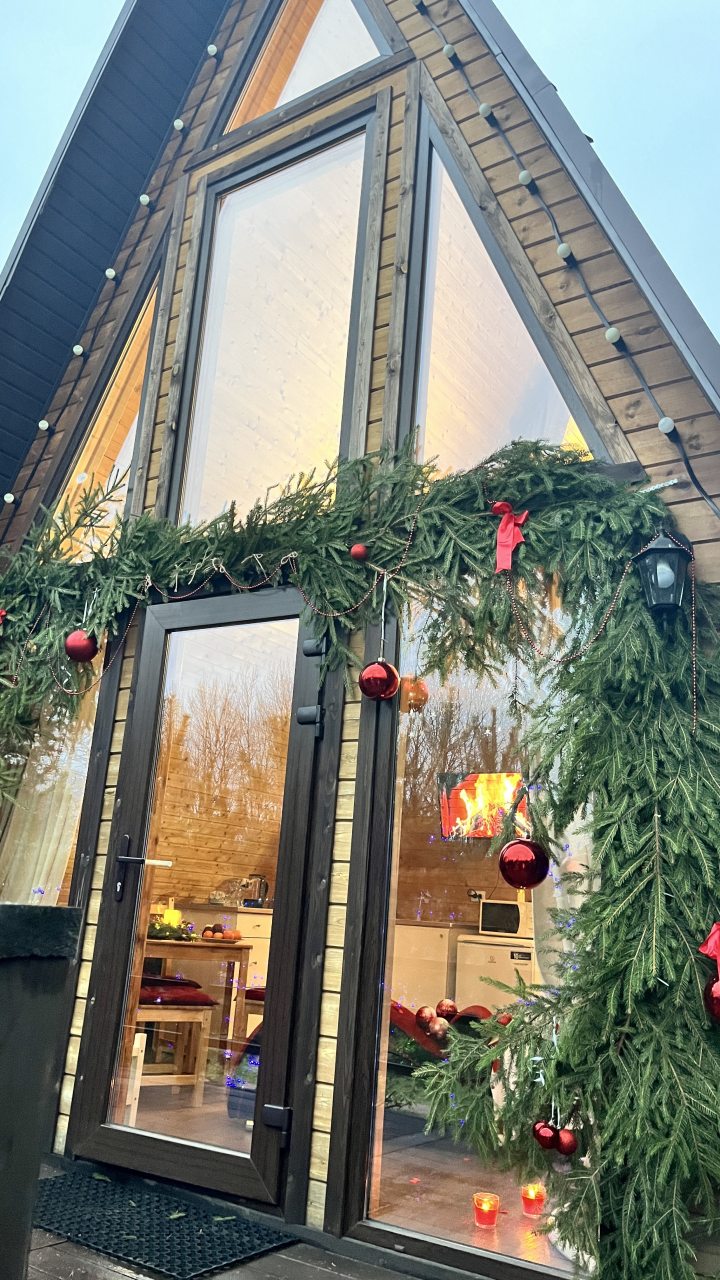 Шале (Шале 2 все оттенки красного), Гостевой дом Рай в шалаше в Светлом