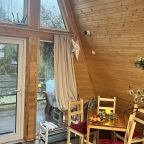 Шале (Шале 2 все оттенки красного), Гостевой дом Рай в шалаше в Светлом