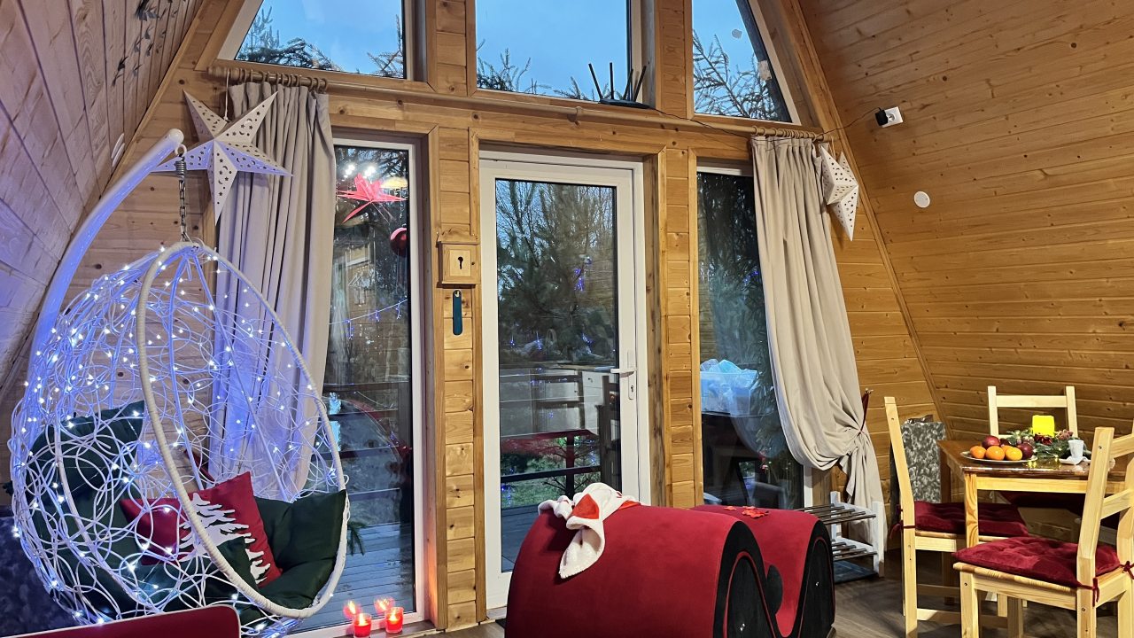 Шале (Шале 2 все оттенки красного), Гостевой дом Рай в шалаше в Светлом