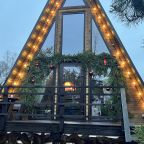 Шале (Шале 2 все оттенки красного), Гостевой дом Рай в шалаше в Светлом