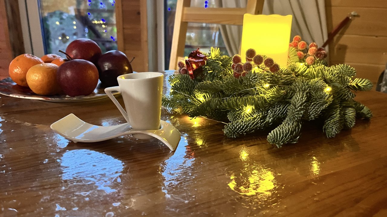 Шале (Шале 2 все оттенки красного), Гостевой дом Рай в шалаше в Светлом