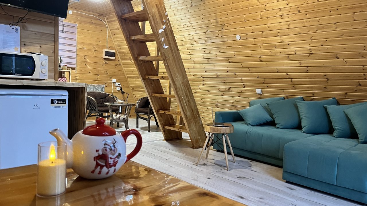 Шале (Шале 2 все оттенки красного), Гостевой дом Рай в шалаше в Светлом