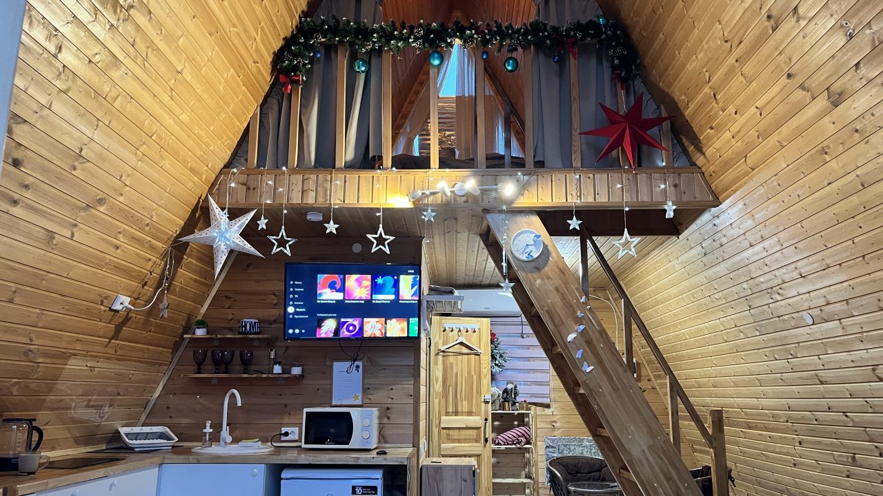 Шале (Шале 2 все оттенки красного), Гостевой дом Рай в шалаше в Светлом