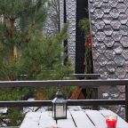 Шале (Шале 2 все оттенки красного), Гостевой дом Рай в шалаше в Светлом