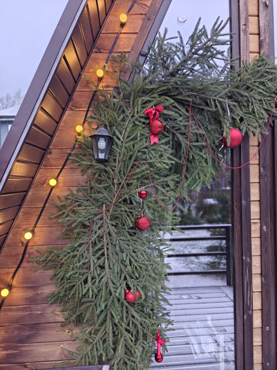 Шале (Шале 2 все оттенки красного), Гостевой дом Рай в шалаше в Светлом