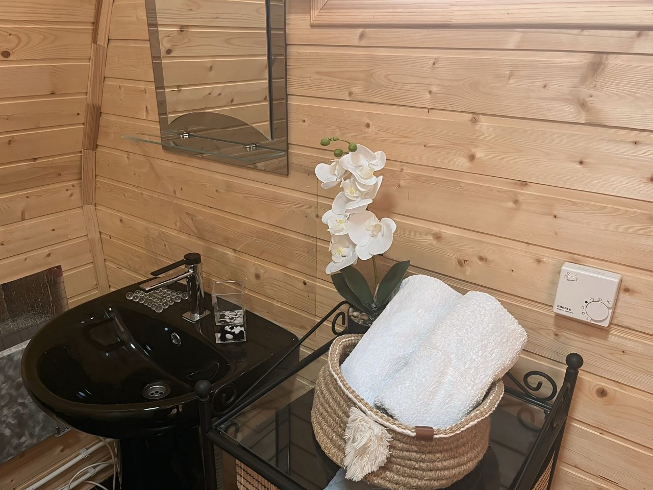 Шале (Шале 2 все оттенки красного), Гостевой дом Рай в шалаше в Светлом