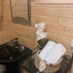 Шале (Шале 2 все оттенки красного), Гостевой дом Рай в шалаше в Светлом