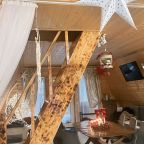 Шале (Большой дом с видом на лес), Гостевой дом Рай в шалаше в Светлом