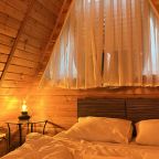 Шале (Большой дом с видом на лес), Гостевой дом Рай в шалаше в Светлом