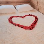 Шале (Шале 1), Гостевой дом Рай в шалаше в Светлом