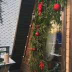 Шале (Шале 1), Гостевой дом Рай в шалаше в Светлом