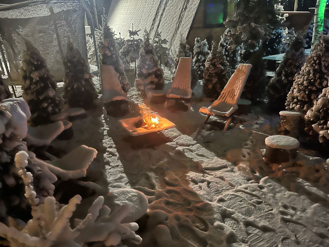 Шале (Шале 1), Гостевой дом Рай в шалаше в Светлом