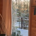 Шале (Шале 1), Гостевой дом Рай в шалаше в Светлом