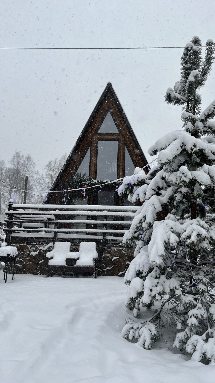 Шале (Шале 2 все оттенки красного), Гостевой дом Рай в шалаше в Светлом