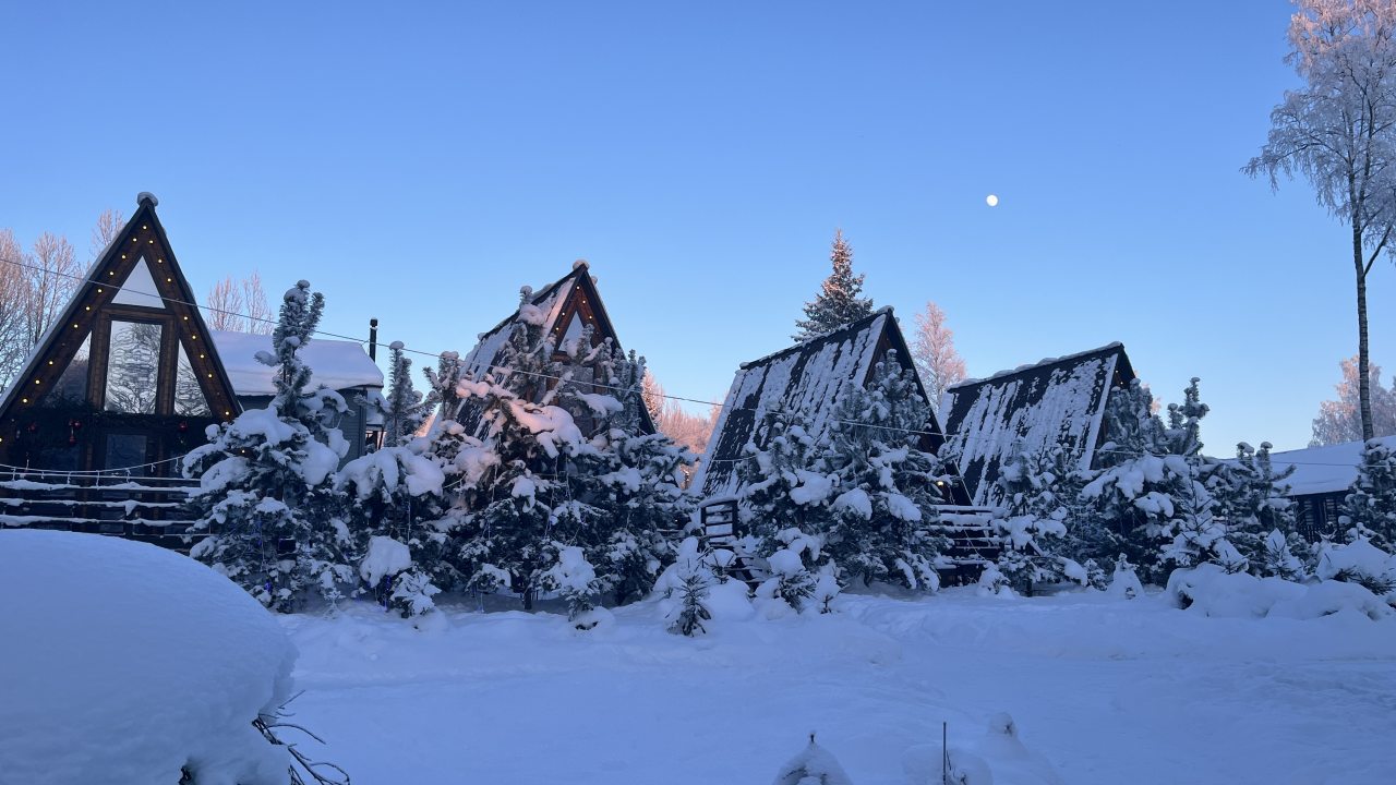 Шале (Шале 1), Гостевой дом Рай в шалаше в Светлом