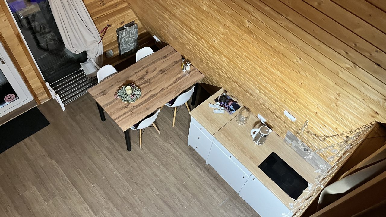 Шале (Шале 1), Гостевой дом Рай в шалаше в Светлом