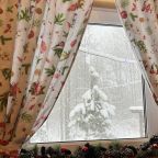 Шале (Шале 1), Гостевой дом Рай в шалаше в Светлом