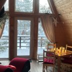 Шале (Шале 2 все оттенки красного), Гостевой дом Рай в шалаше в Светлом