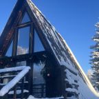 Шале (Шале 2 все оттенки красного), Гостевой дом Рай в шалаше в Светлом