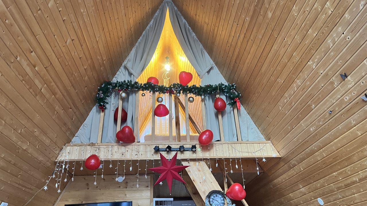 Шале (Шале 2 все оттенки красного), Гостевой дом Рай в шалаше в Светлом