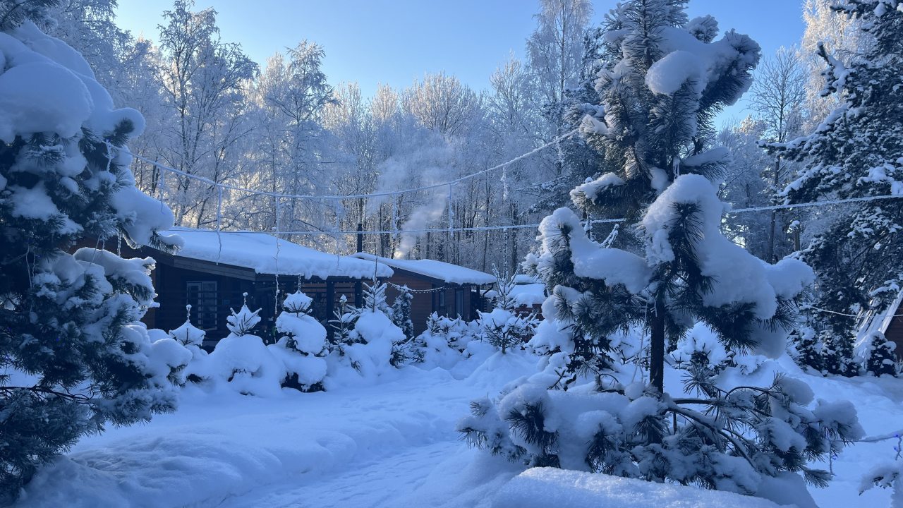 Шале (Шале 3), Гостевой дом Рай в шалаше в Светлом