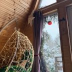 Шале (Шале 3), Гостевой дом Рай в шалаше в Светлом