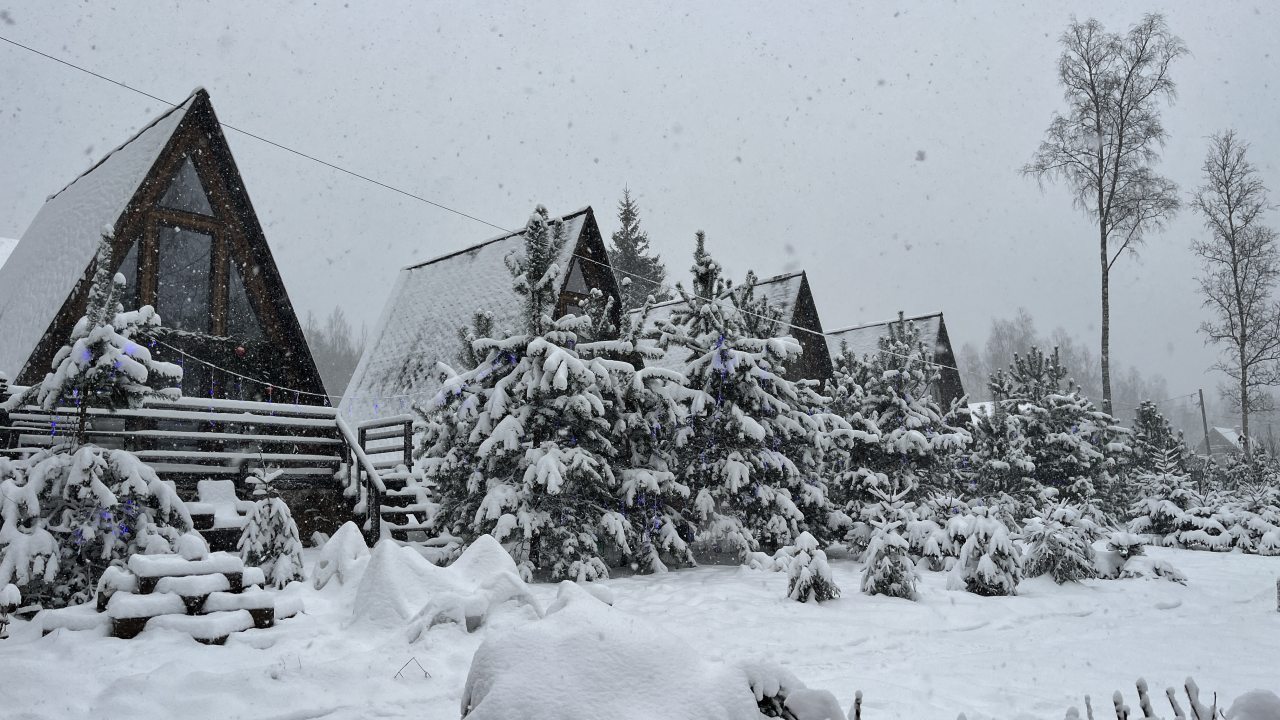 Шале (Шале 3), Гостевой дом Рай в шалаше в Светлом