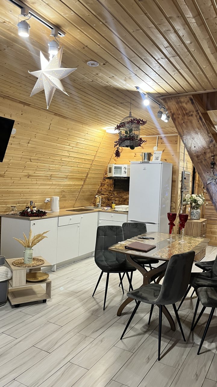 Шале (Большой дом с видом на лес), Гостевой дом Рай в шалаше в Светлом