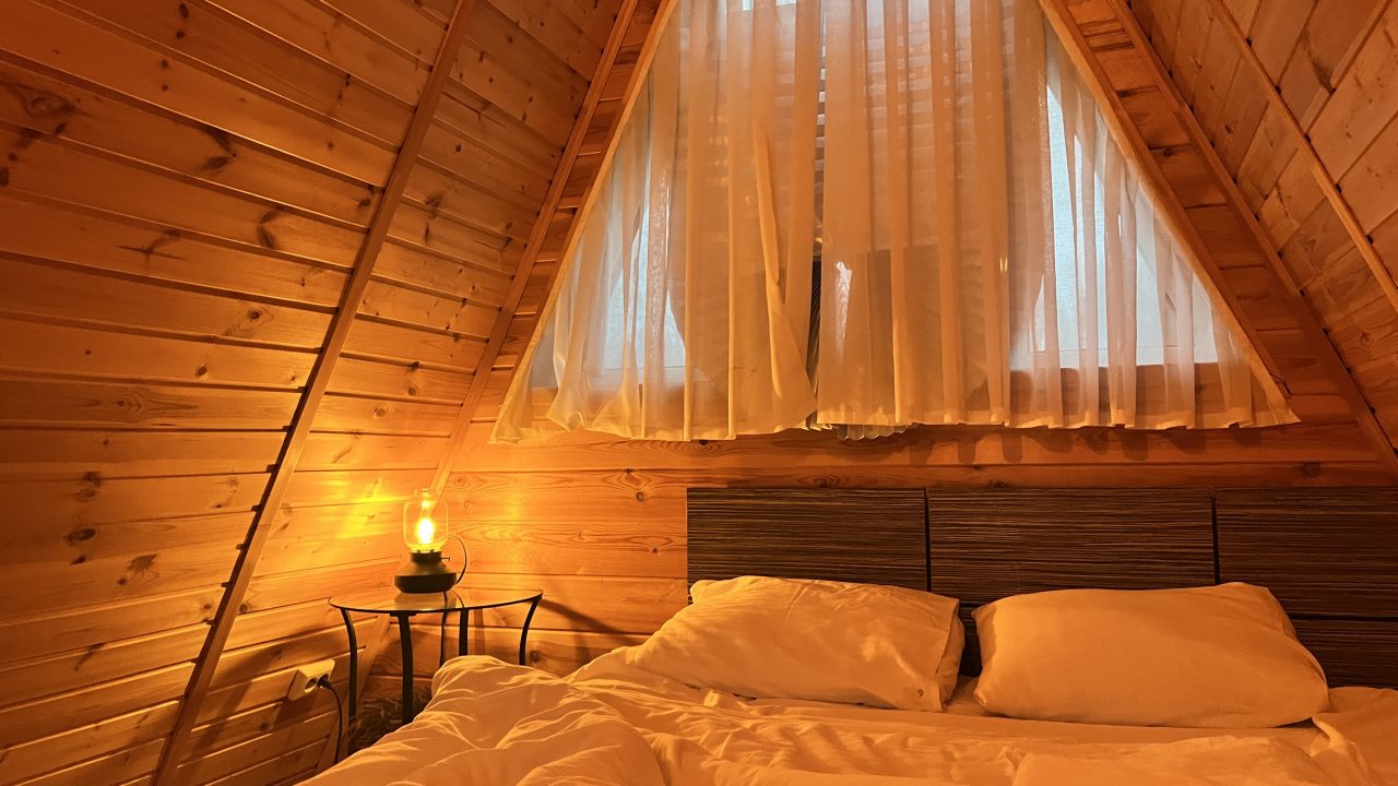 Шале (Шале 1), Гостевой дом Рай в шалаше в Светлом