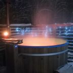 Шале (Шале 1), Гостевой дом Рай в шалаше в Светлом