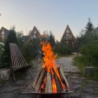 Шале (Шале 1), Гостевой дом Рай в шалаше в Светлом