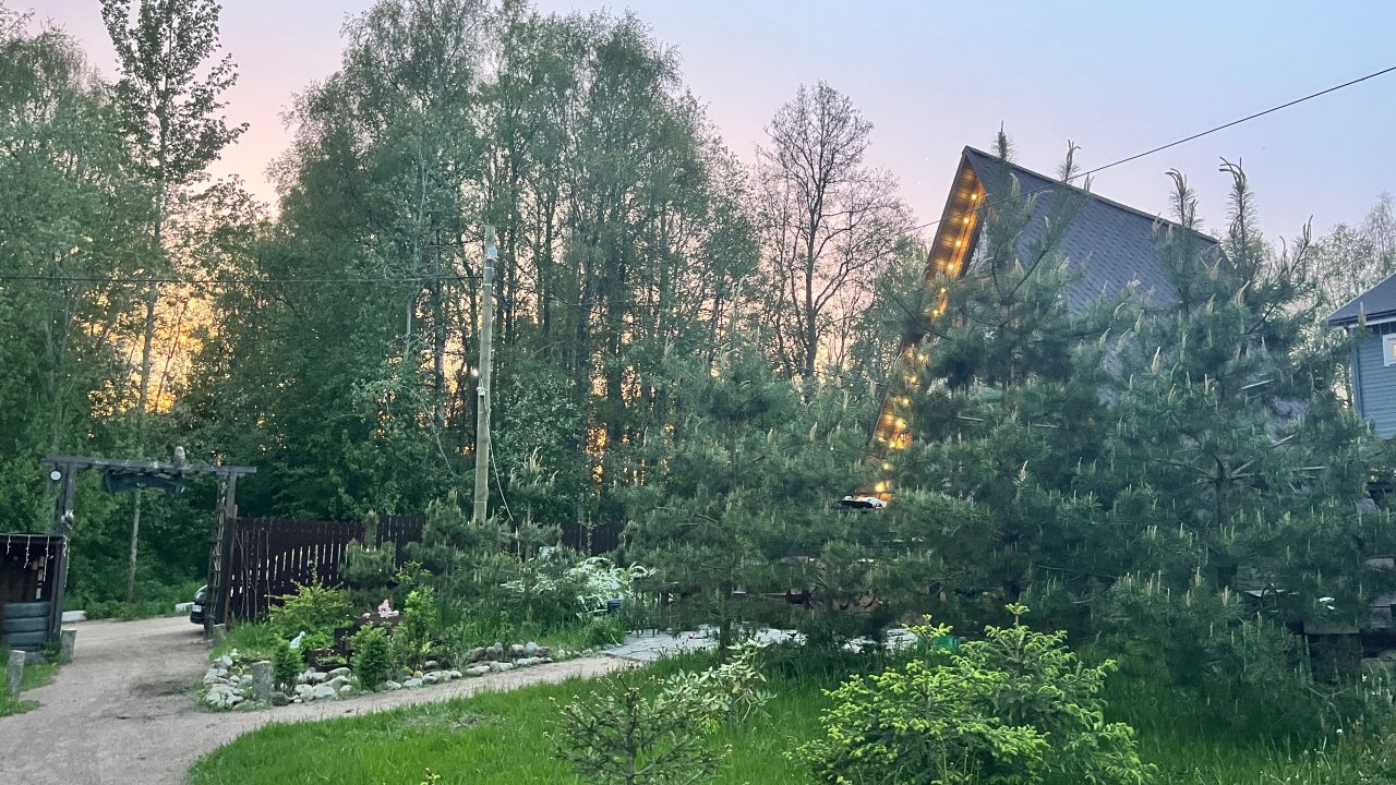 Шале (Шале 2 все оттенки красного), Гостевой дом Рай в шалаше в Светлом